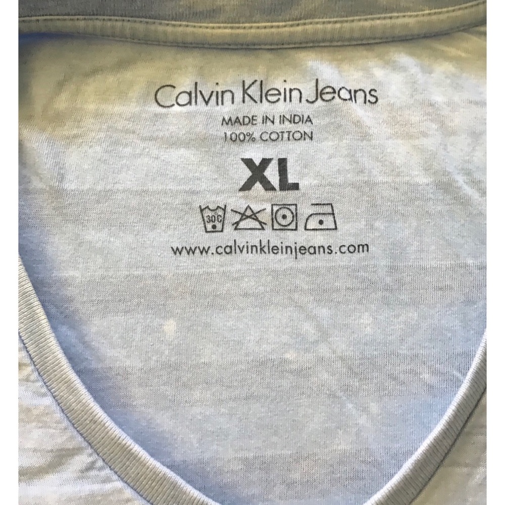 MENS CALVIN KLEIN V-NECK - Picture 2 of 2